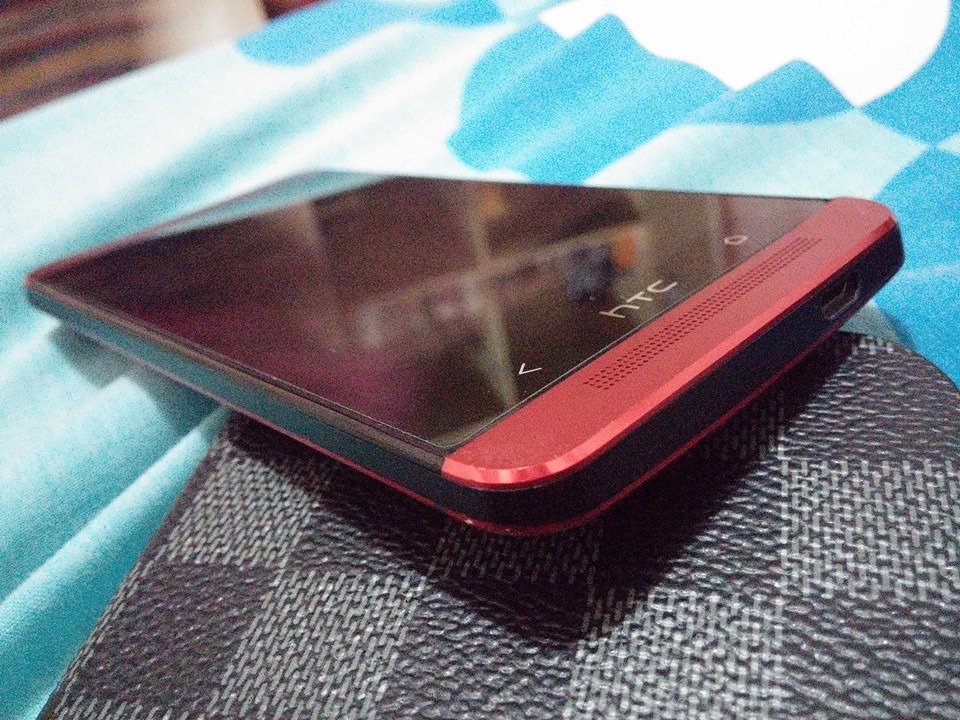 HTC One M7 Red 32GB photo