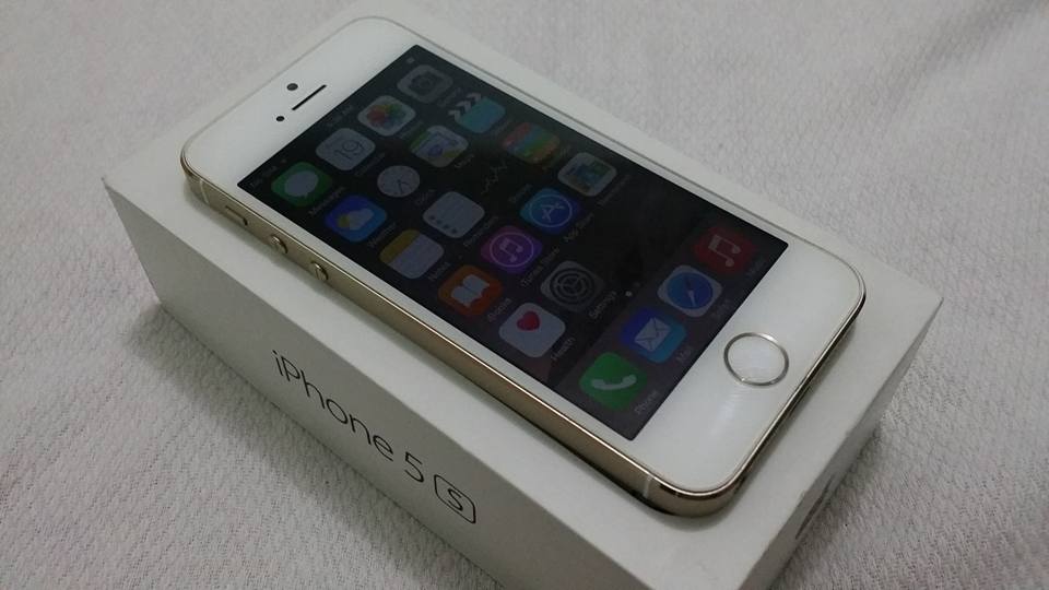 Apple iPhone 5S Gold 64GB Factory Unlocked photo