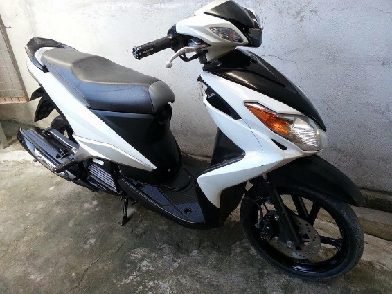 Yamaha Mio mx125 carby Limited color 2011 photo